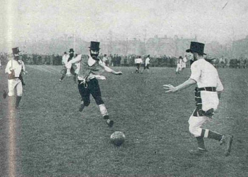 Tình huống việt vị là gì trong bóng đá? Nguồn gốc việt vị 2 Luật Việt Vị Ra Đời Từ Năm 1848